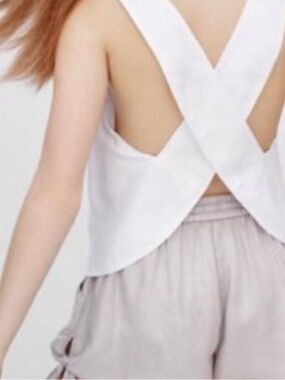 Aritizia Wilfred - Apron Tank Scoop Open Cross Back Cropped Tank Top